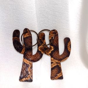 Adorable earrings 🏵️